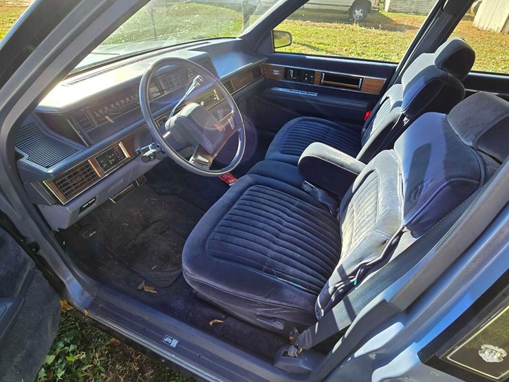 1985-oldsmobile-ninety-eight-regency-image-16