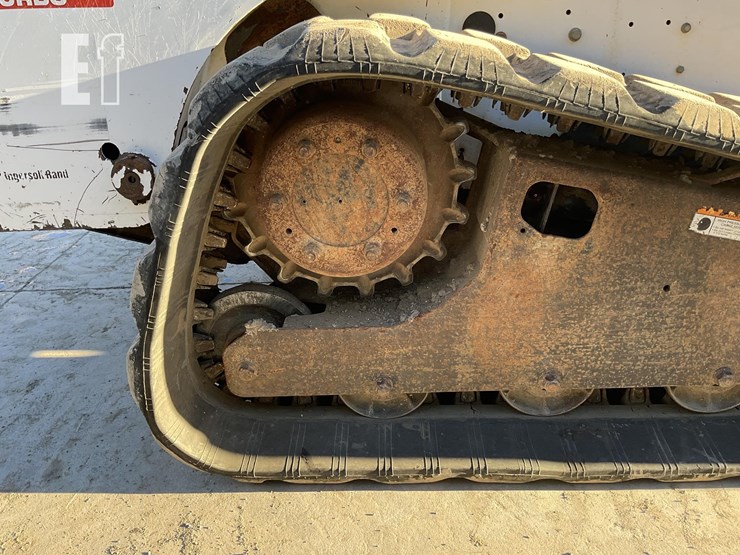 2005-bobcat-t300-image-12