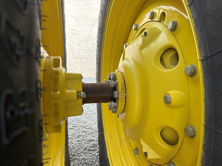 2014-john-deere-8270r-image-65