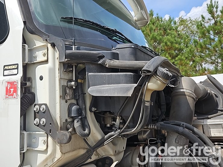 2017-international-8600-image-38