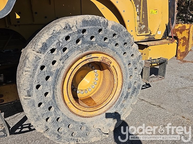 2017-caterpillar-966m-image-9