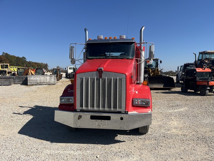 2004-caterpillar-c15-image-3