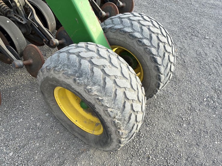 2009-john-deere-1590-image-24