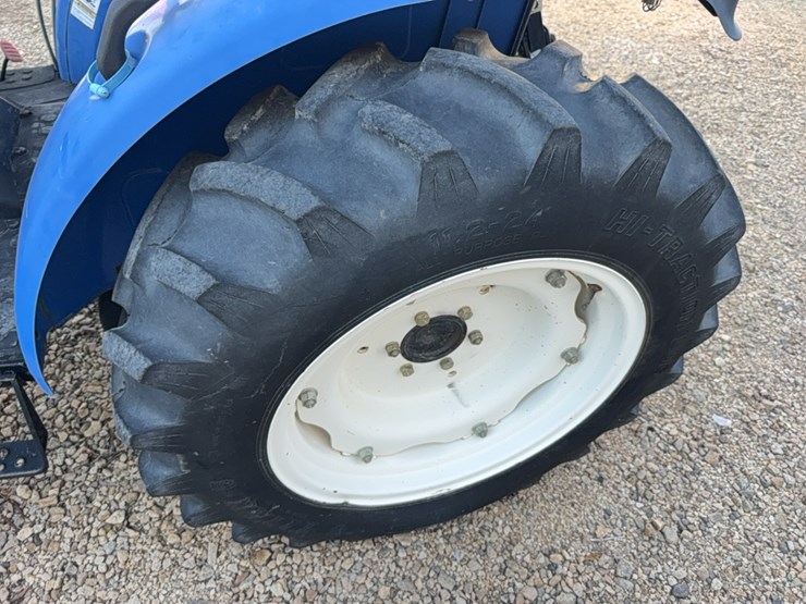 new-holland-boomer-30-image-10