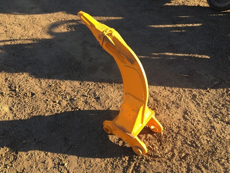 caterpillar-320-image-2