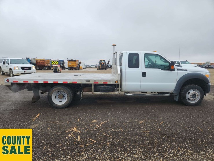 2015-ford-f550-image-24