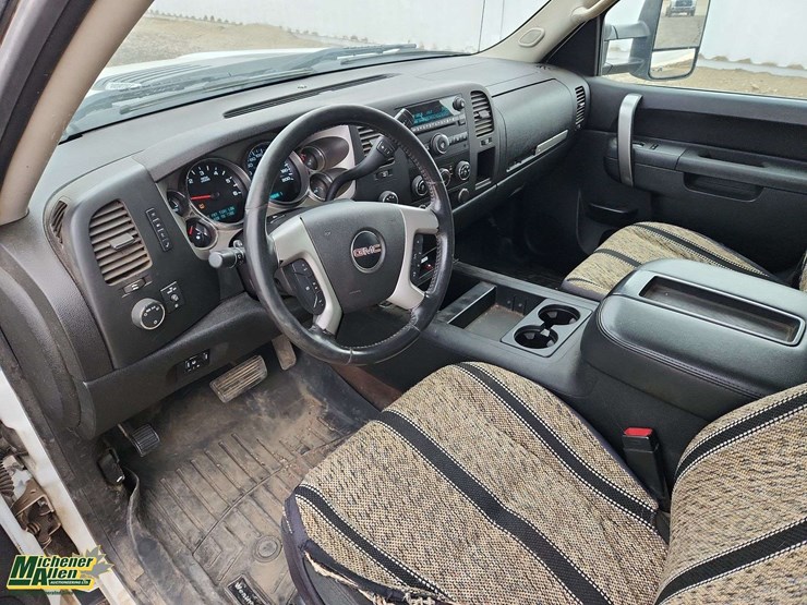 2013-gmc-sierra-2500hd-sle-image-13