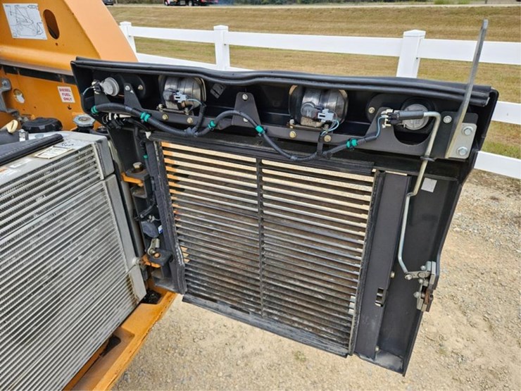 #3068-•-case-sr280-skid-loader-image-15