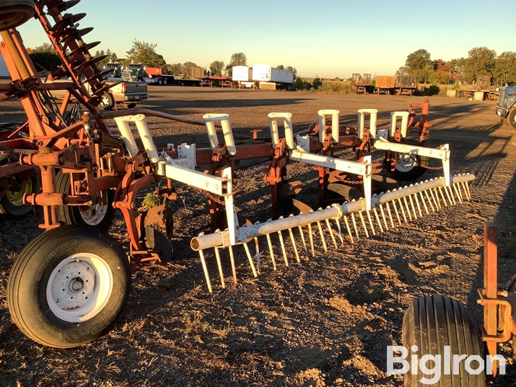 international-720-image-3