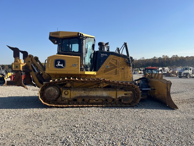 2021-deere-850l-wlt-image-6