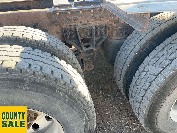 2016-kenworth-t800-image-9