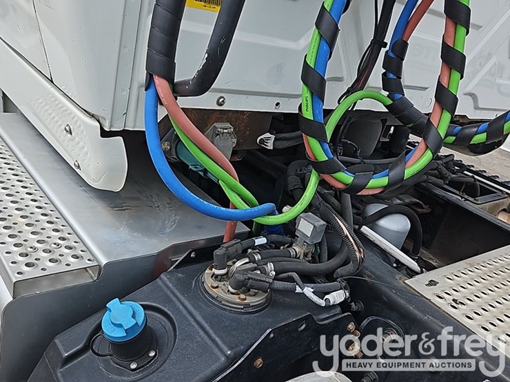 2017-international-8600-image-20