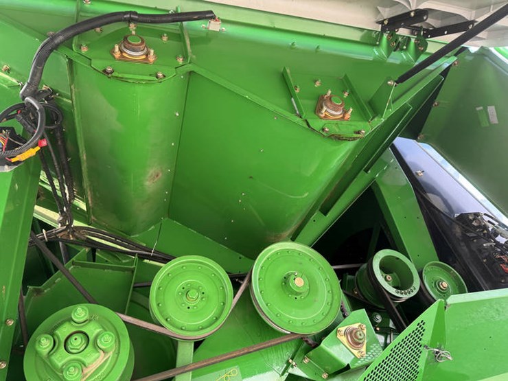 2005-john-deere-9560-sts-image-30