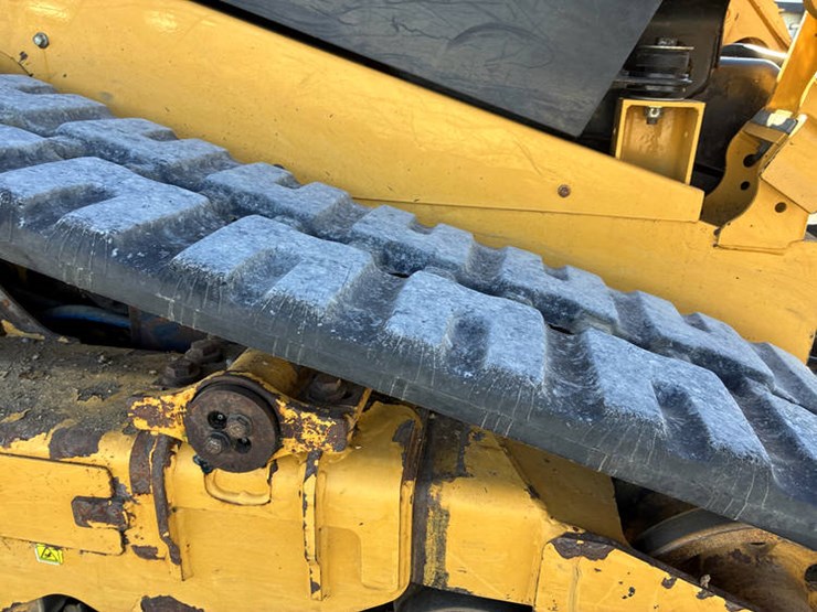 2018-caterpillar-259d-image-13