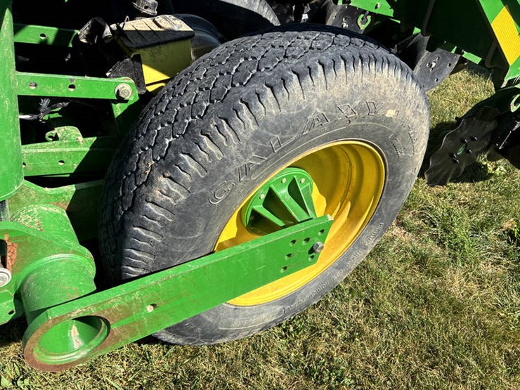2011-john-deere-1790-image-35
