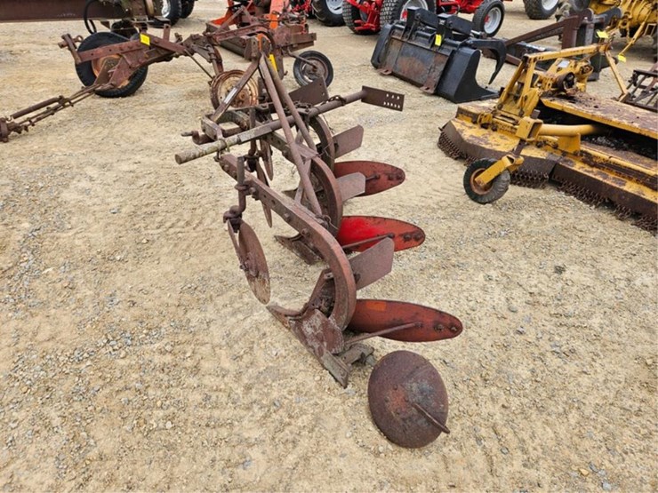 massey-ferguson-14-image-5