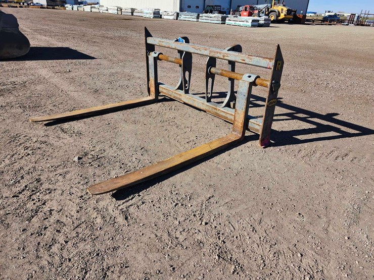 rockland-wheel-loader-forks-image-1