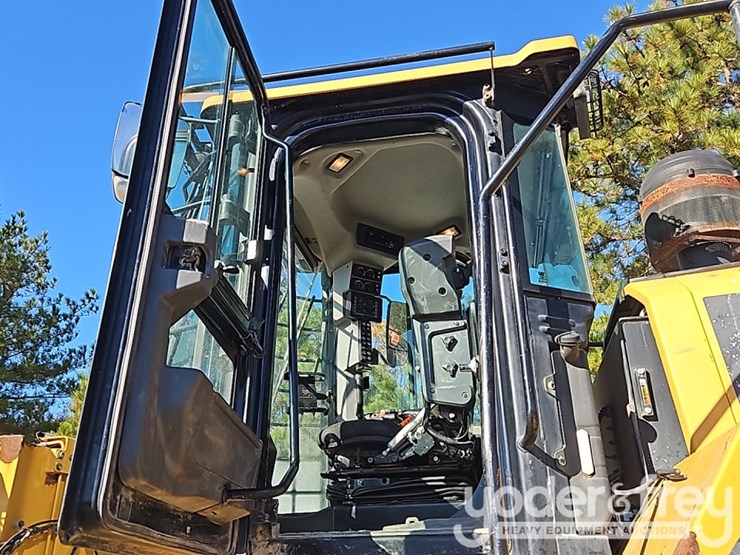 2017-caterpillar-966m-image-47