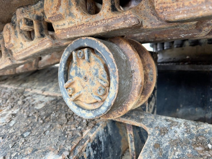 2004-caterpillar-330cl-hydraulic-excavator-image-27