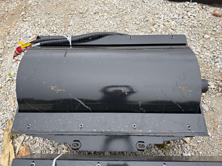 giyi-skid-steer-vibratory-roller-image-7