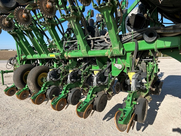 2004-john-deere-1790-image-25