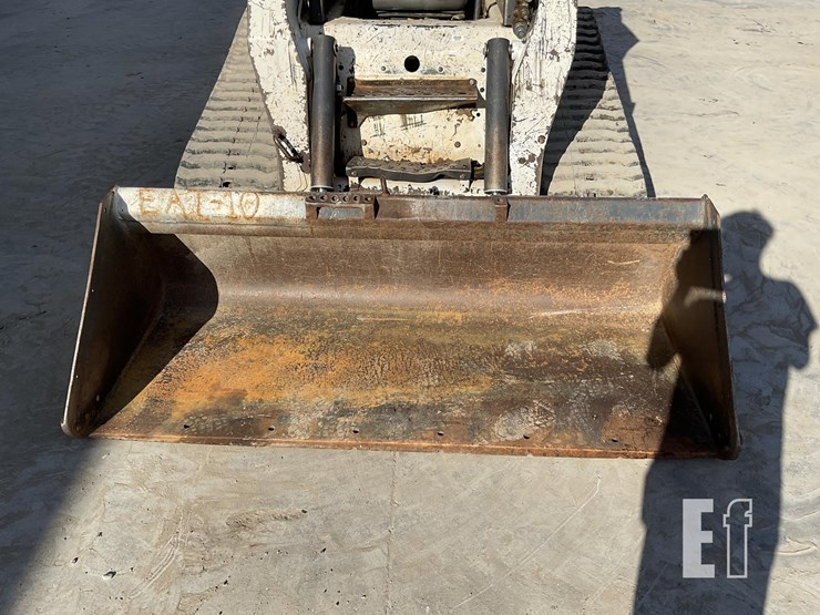 2005-bobcat-t300-image-9