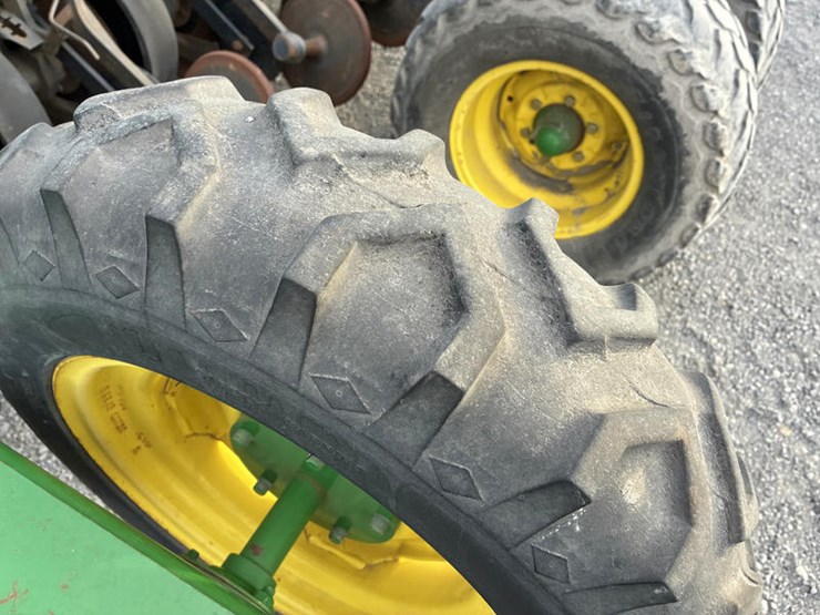2009-john-deere-1590-image-23