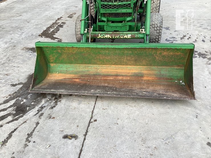 2017-john-deere-4052r-image-9