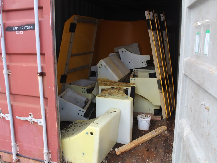 #1211-•-20ft-shipping-container-image-4