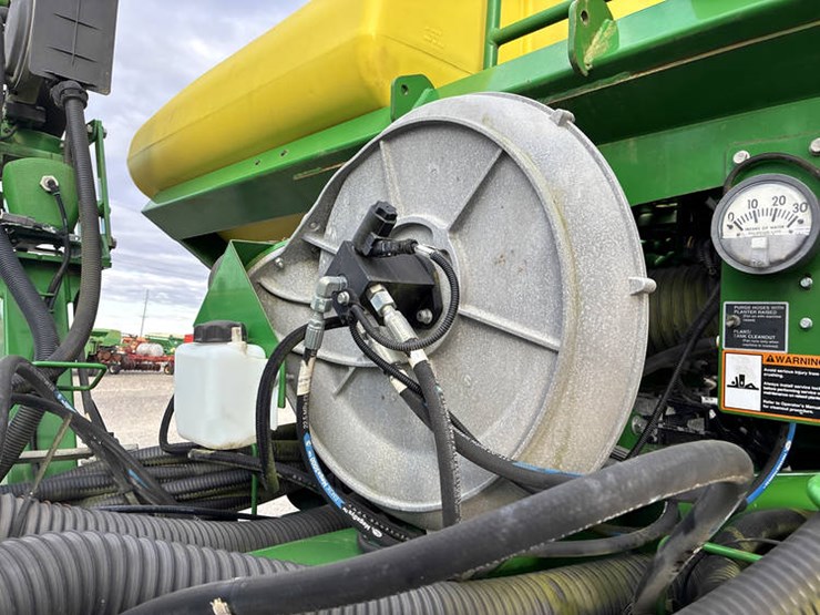 2018-john-deere-1795-image-39