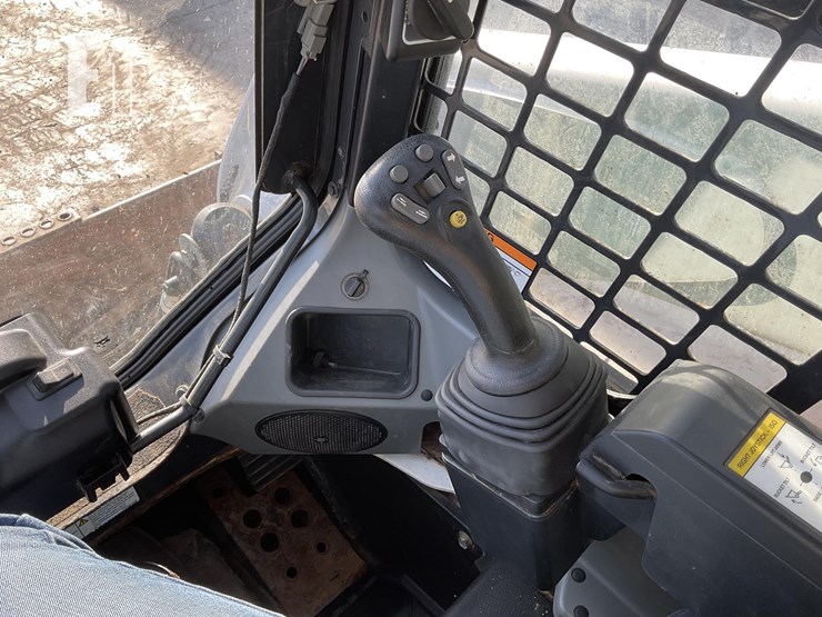 2020-bobcat-t770-image-16