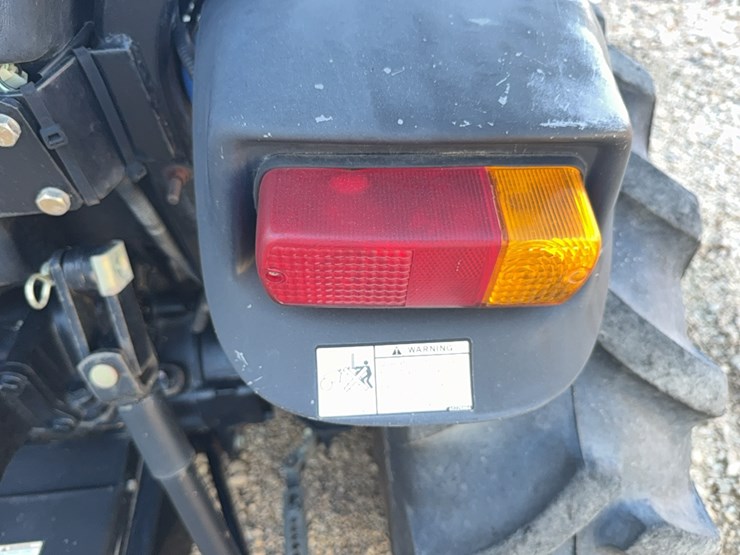 new-holland-boomer-30-image-29