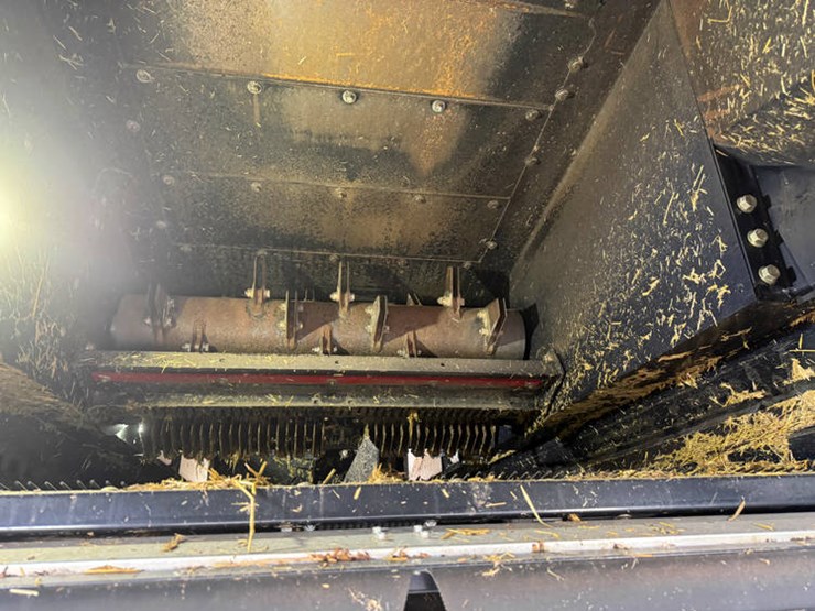 2023-case-ih-8250-image-38