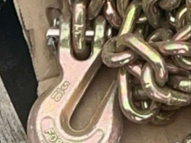 (8)-3/8”-x-20’-grade-70-transport-chains-with-ratchet-binders-image-7