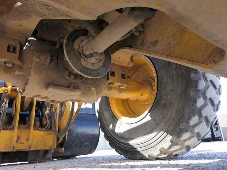 2014-caterpillar-930k-image-16