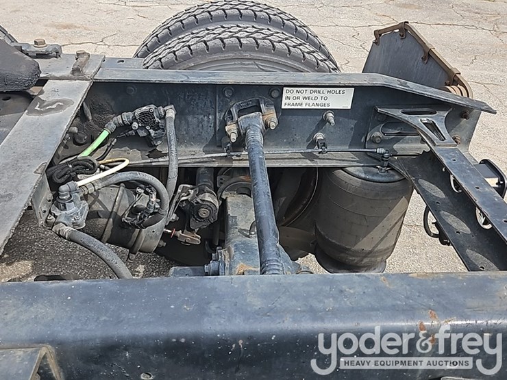 2017-international-8600-image-24