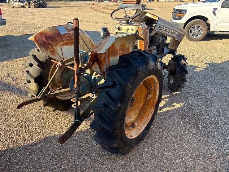 #24691-•-mitsubishi-farm-tractor-|-parts-or-repair-image-4