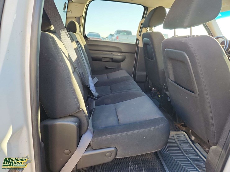 2011-chevrolet-silverado-1500-lt-image-19