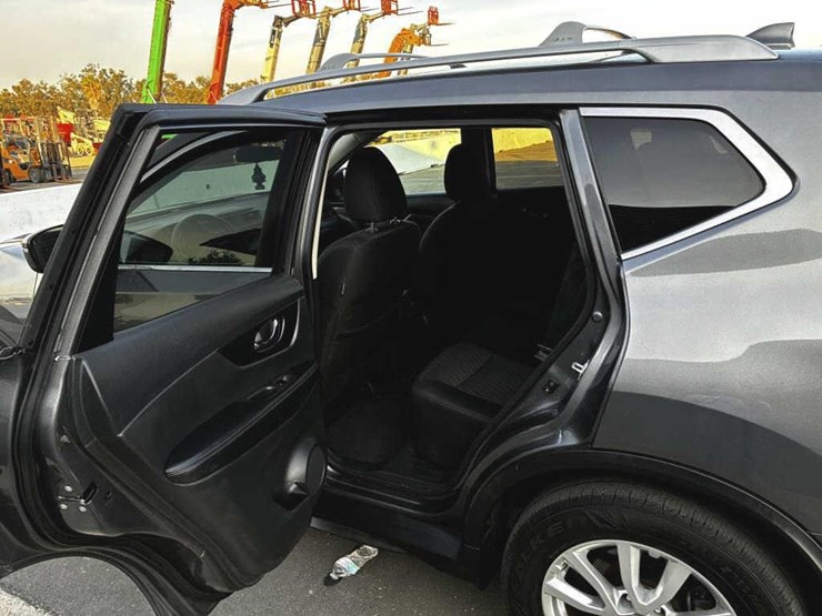 2017-nissan-rogue-image-12