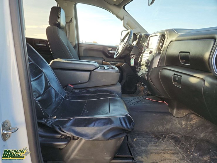 2021-chevrolet-silverado-2500hd-image-19