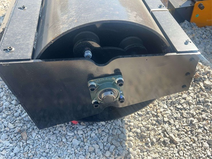 skid-steer-vibratory-roller-image-8