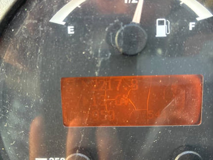 2015-caterpillar-tl943c-image-63