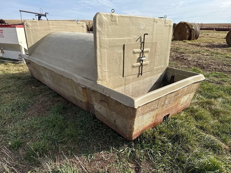 insulated-fiberglass-water-tank-image-3