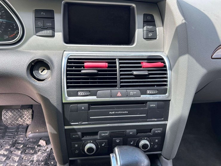 2013-audi-q7-image-15