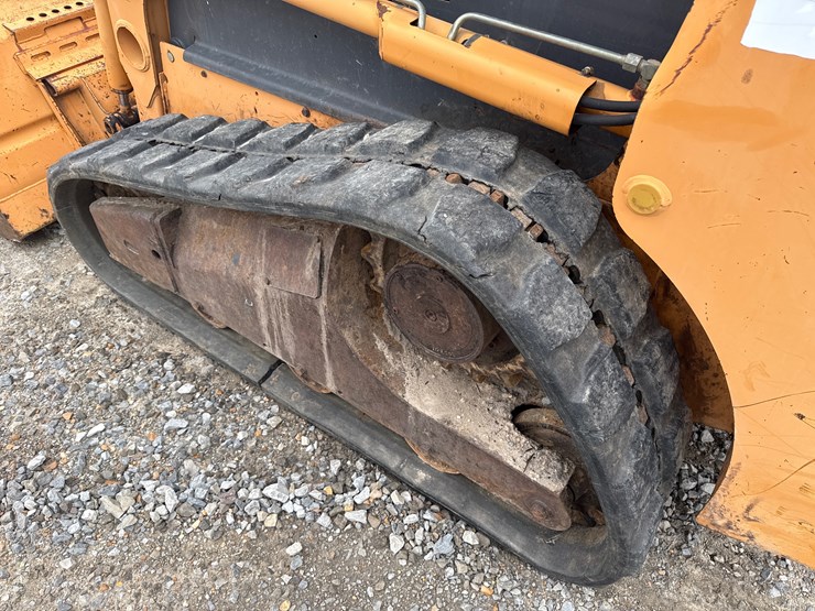 2009-case-420ct-image-6