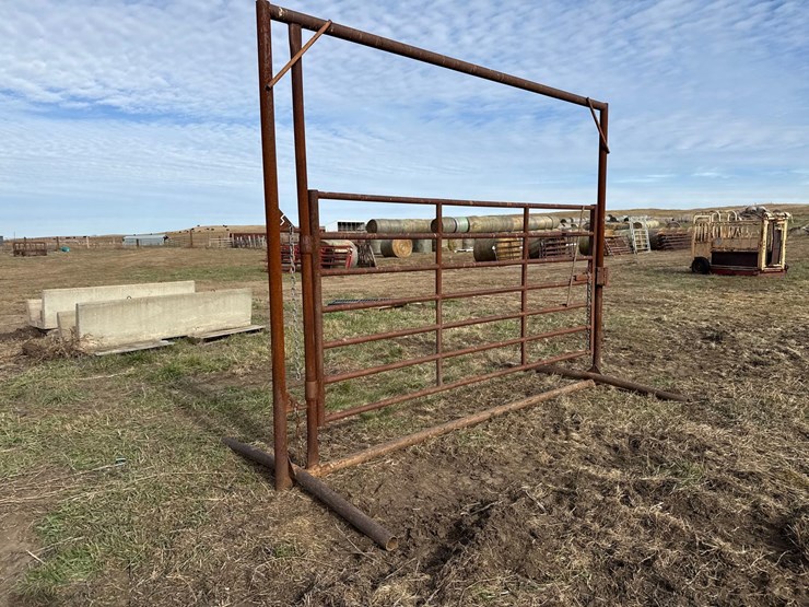 freestanding-bow-gate-image-1