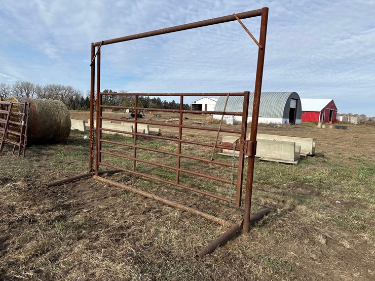 freestanding-bow-gate-image-2