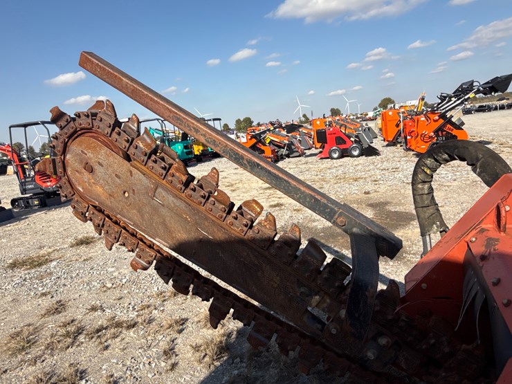 2008-ditch-witch-rt40-image-16