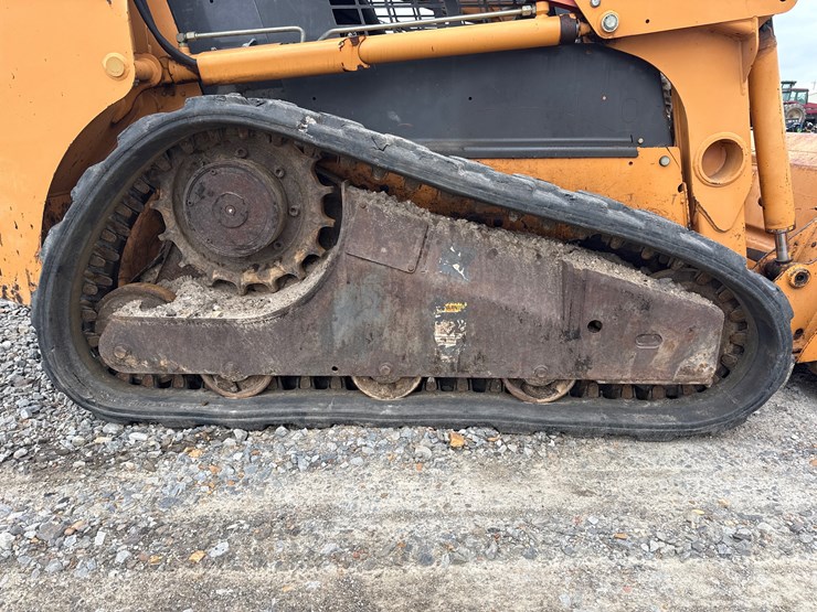 2009-case-420ct-image-15