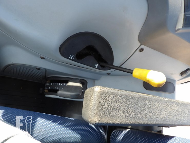 2020-new-holland-ts6.140-image-26